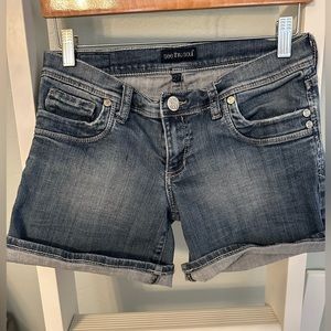 Jean shorts size 27